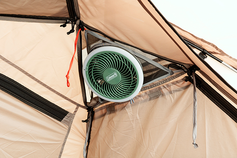 別売りファンを装着して、より涼しく快適な空間に
