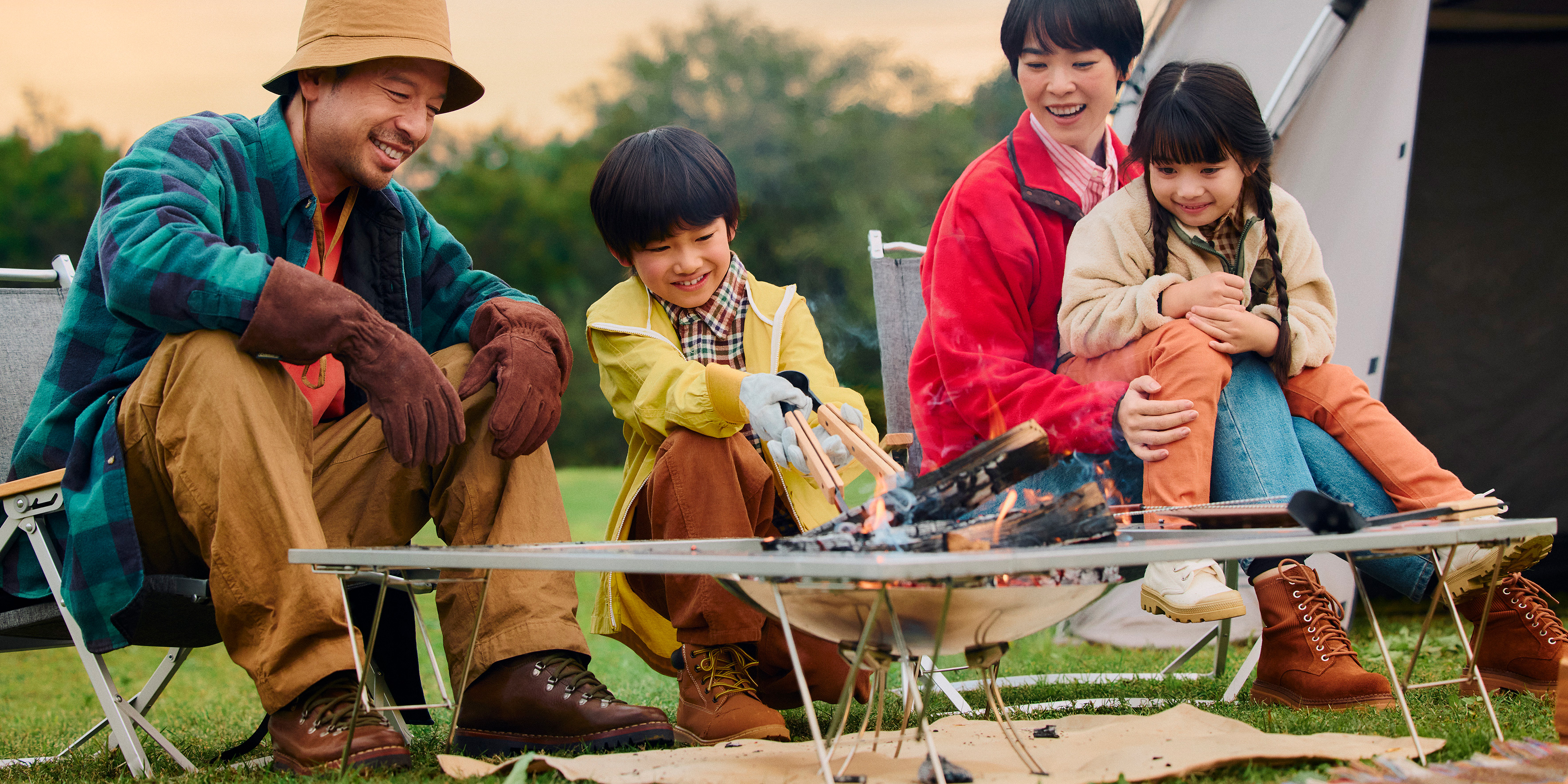 焚き火をより満喫できるアイテムをご紹介” width=