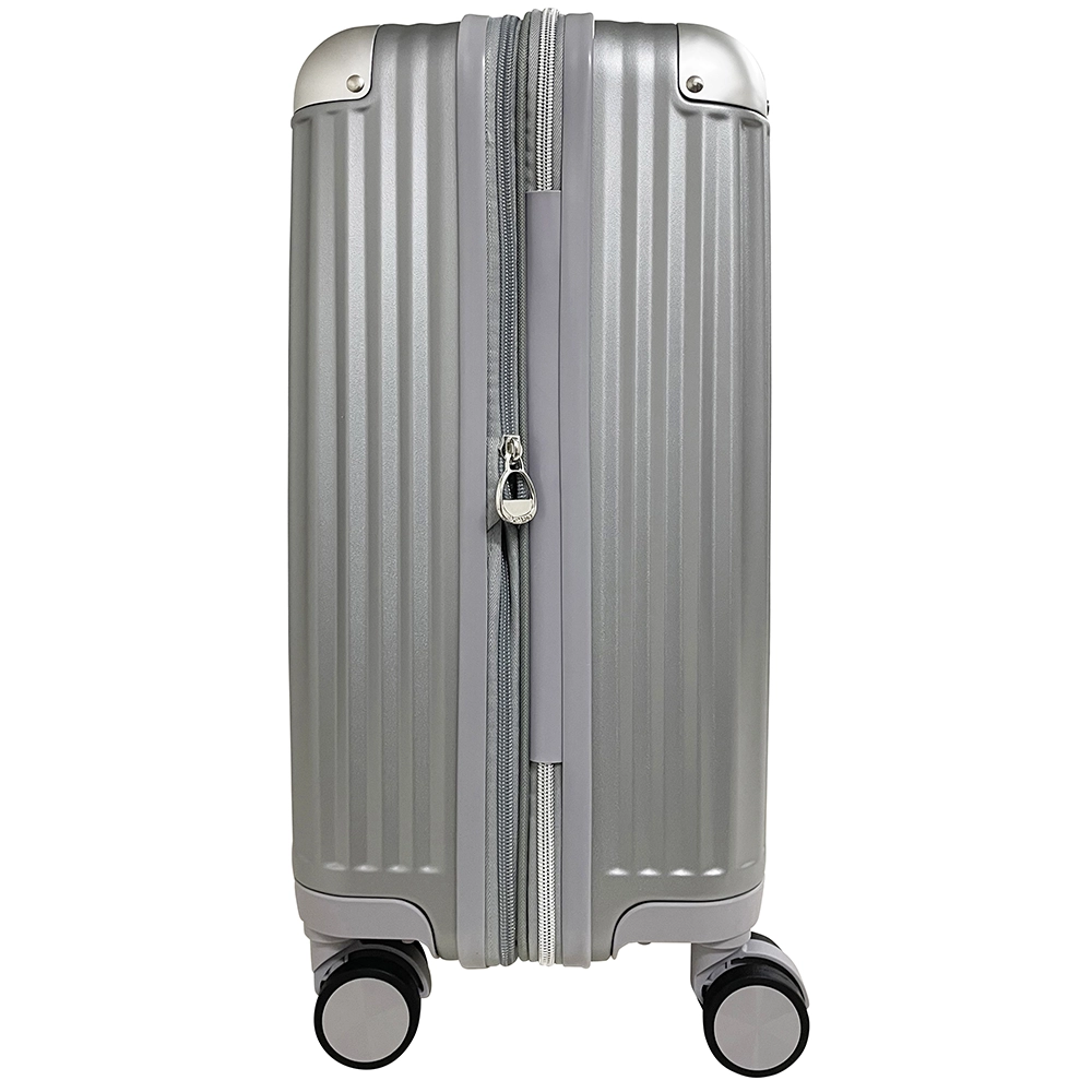 キャリーケース18インチ（シルバー）