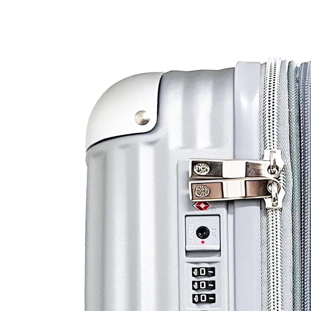 キャリーケース22インチ（シルバー）