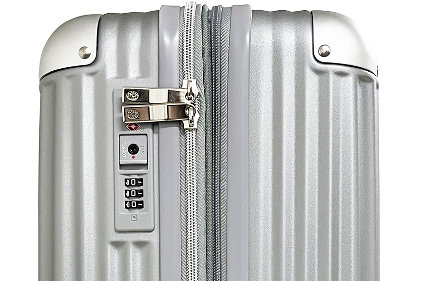 キャリーケース22インチ（シルバー）