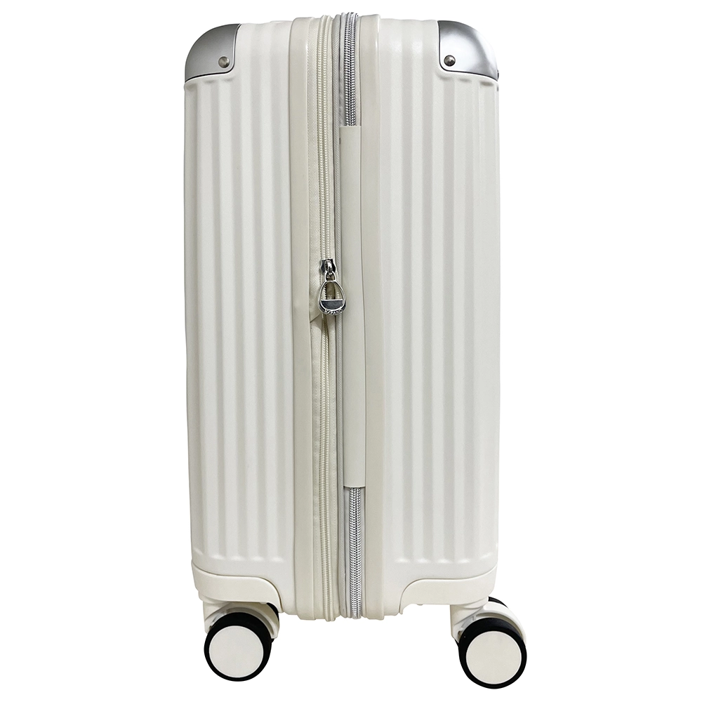 キャリーケース18インチ（ホワイト）