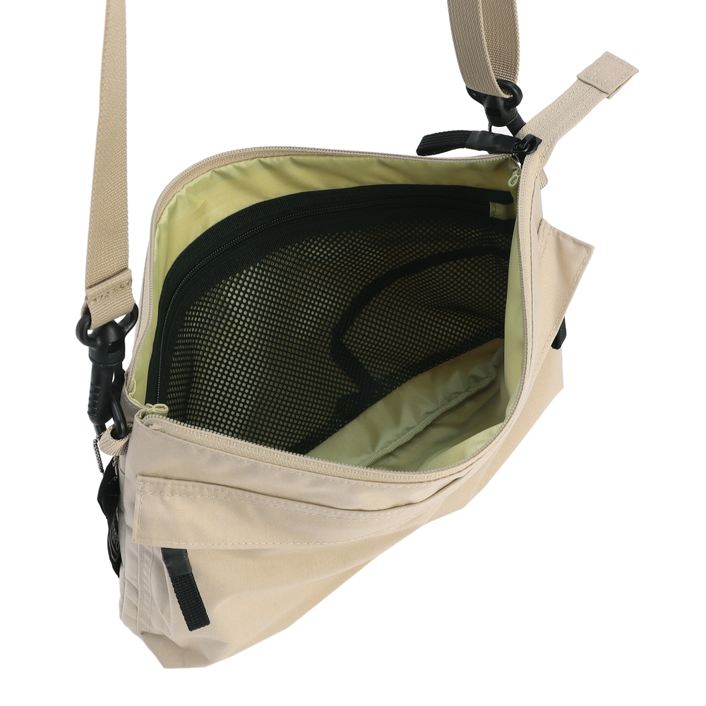 ユニウォーカーサコッシュ（サファリ）