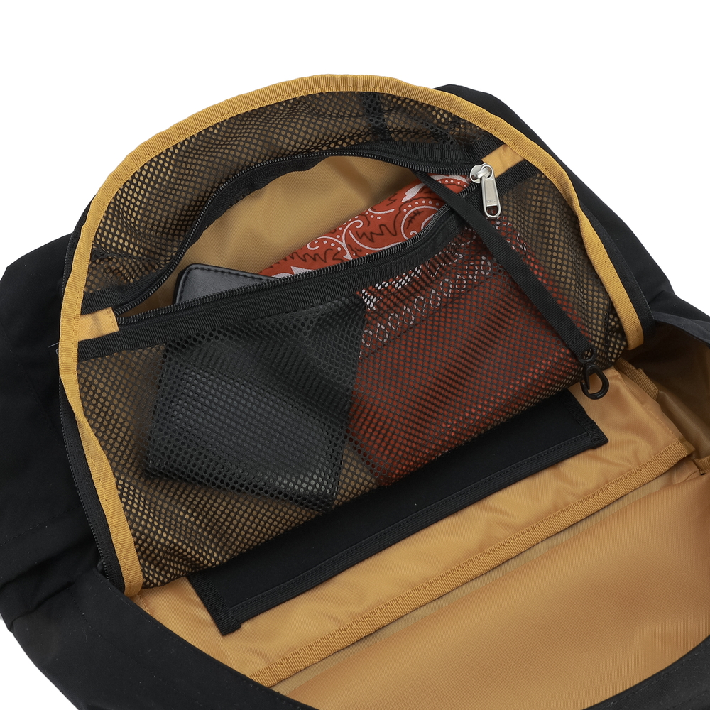 ユニウォーカーデイパック23（ブラック）