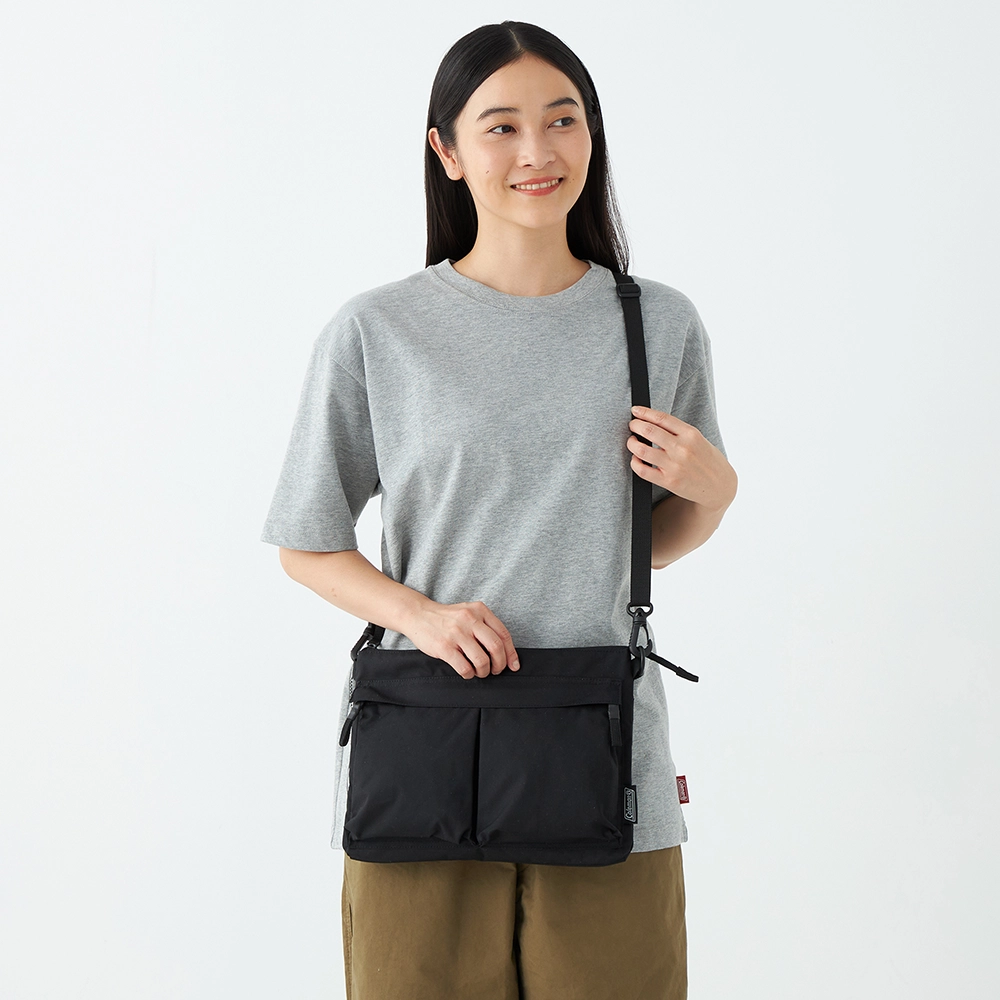 ユニウォーカーサコッシュ（サファリ）