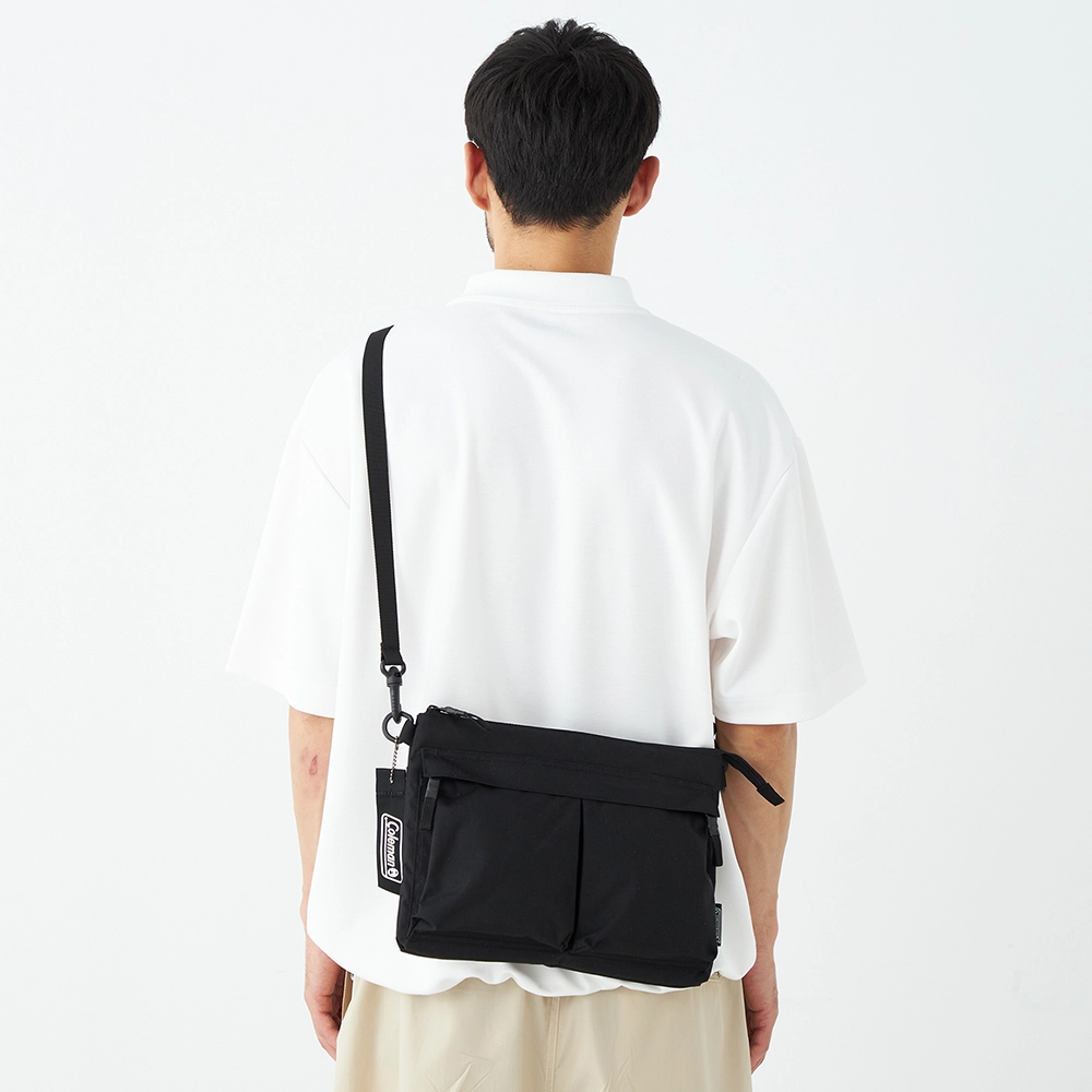 ユニウォーカーサコッシュ（サファリ）