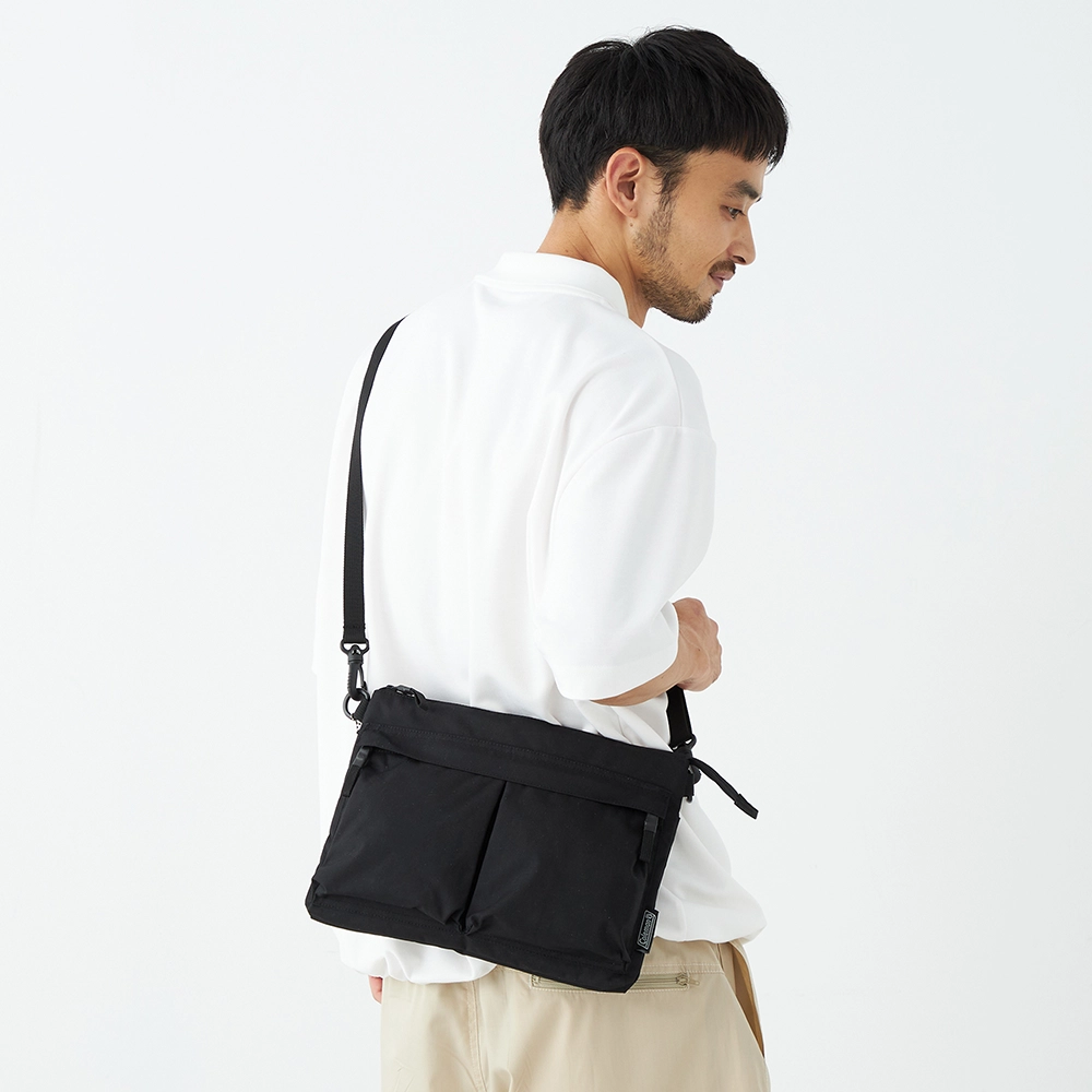 ユニウォーカーサコッシュ（サファリ）