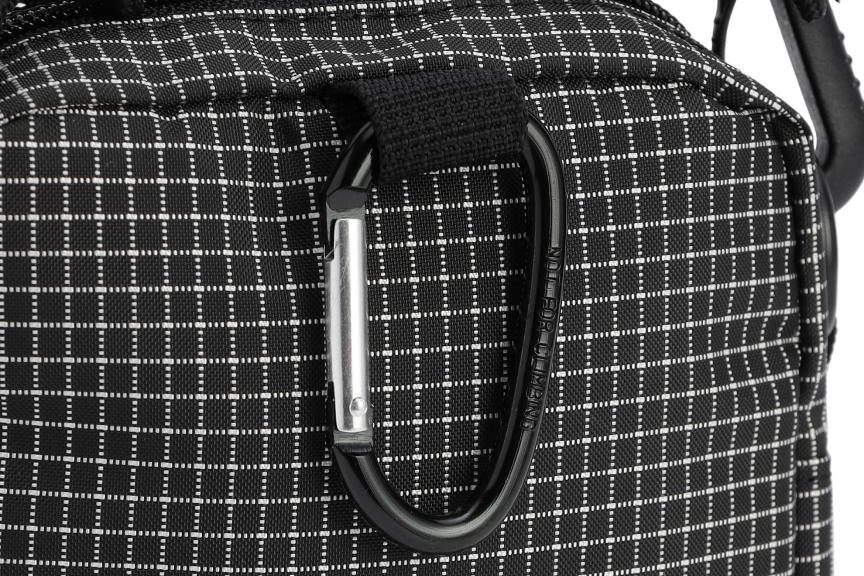 ウォーカーポーチS（ブラックリップ）